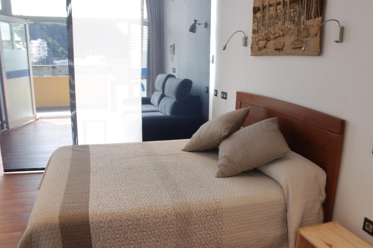Apartamentos Turisticos Vistademar Luarca Luaran gambar