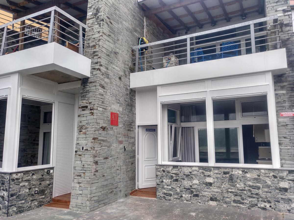 Apartamentos Turisticos Vistademar Luarca Luaran gambar